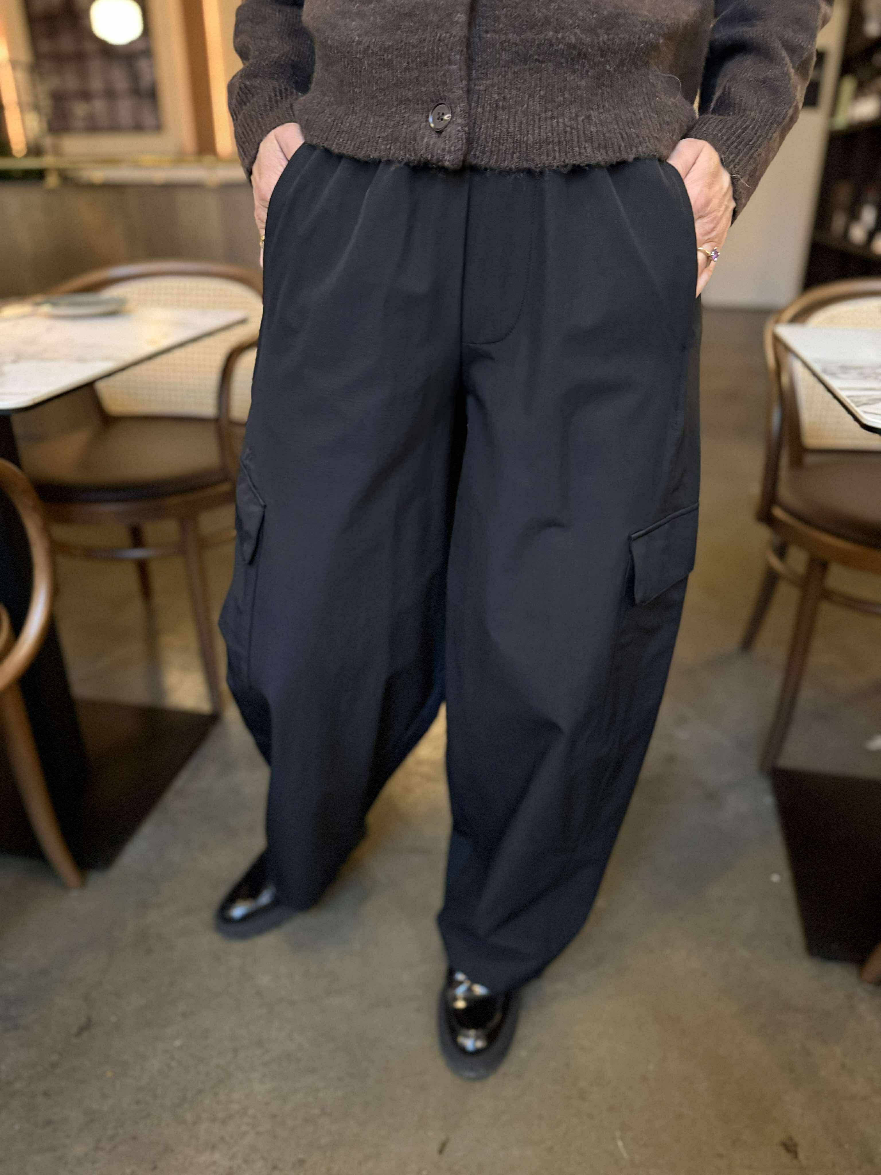 NMKIRBY Cargo Trousers - Black